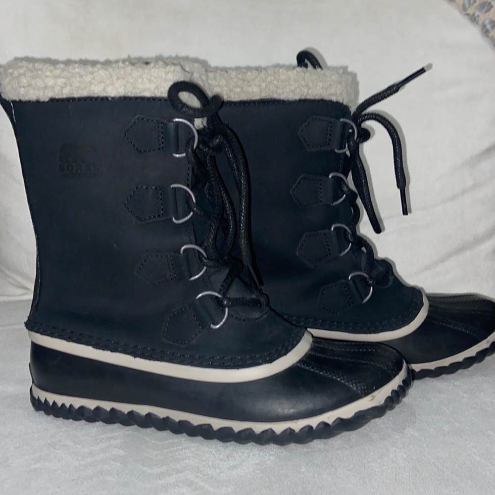 Sorel Womens Caribou Slim Winter Boot